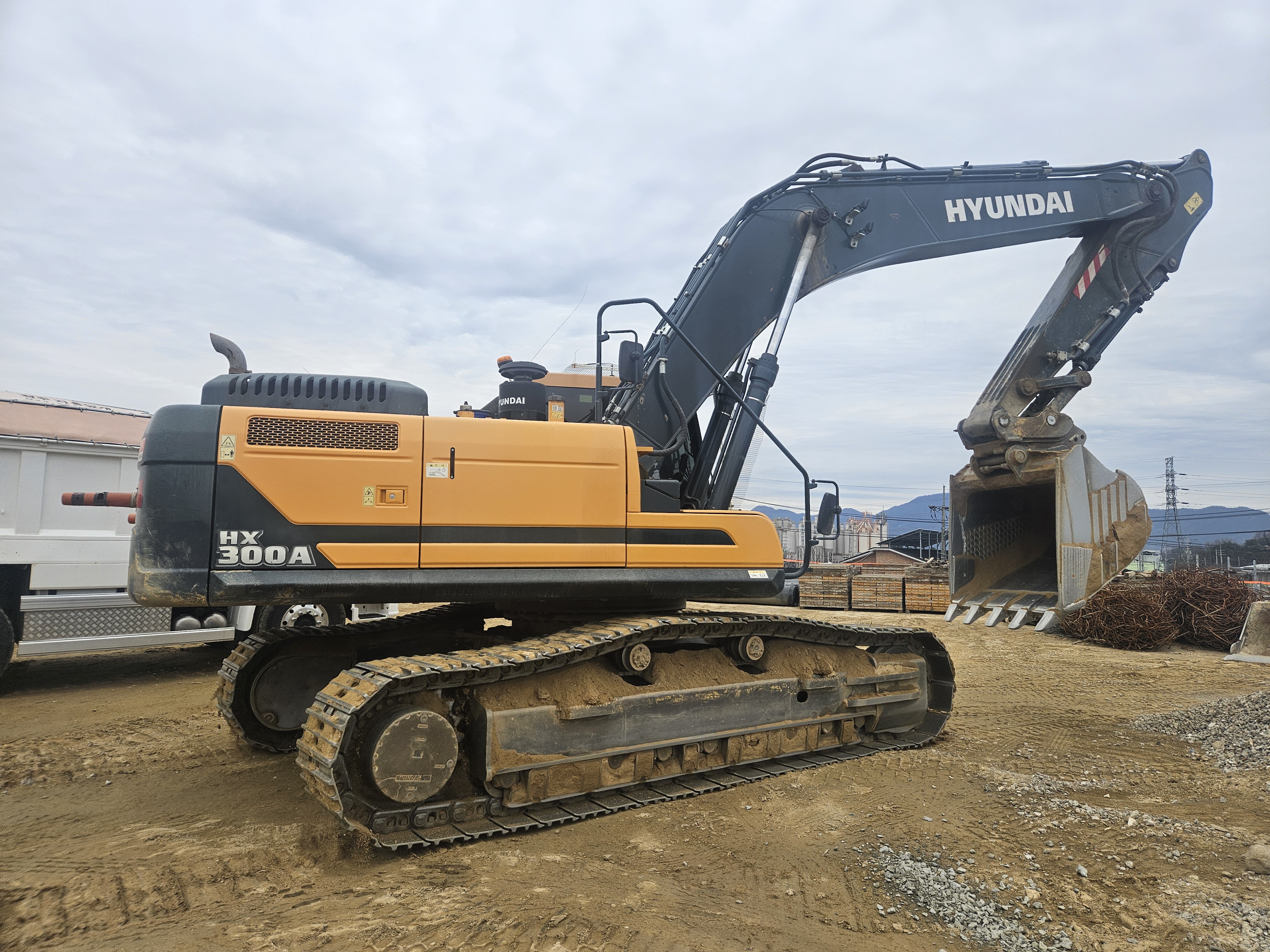 HX300